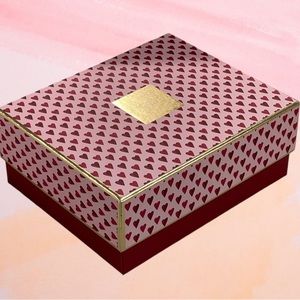 NEW Victoria's Secret Luxe Hearts Gift Box